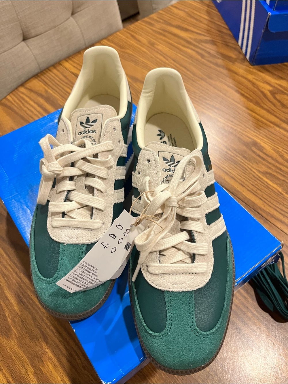 adidas Samba OG Sneakers in Forest Green and Cream - Picture 3 of 6